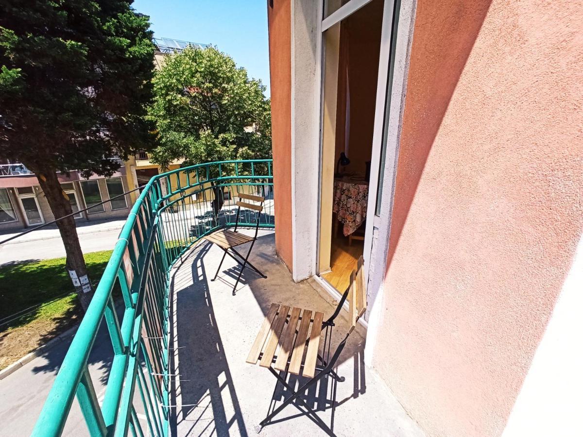 Pink Guest House Обзор Екстер'єр фото